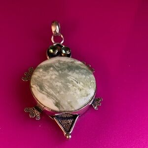 Silver and Green Turtle Pendant. 925